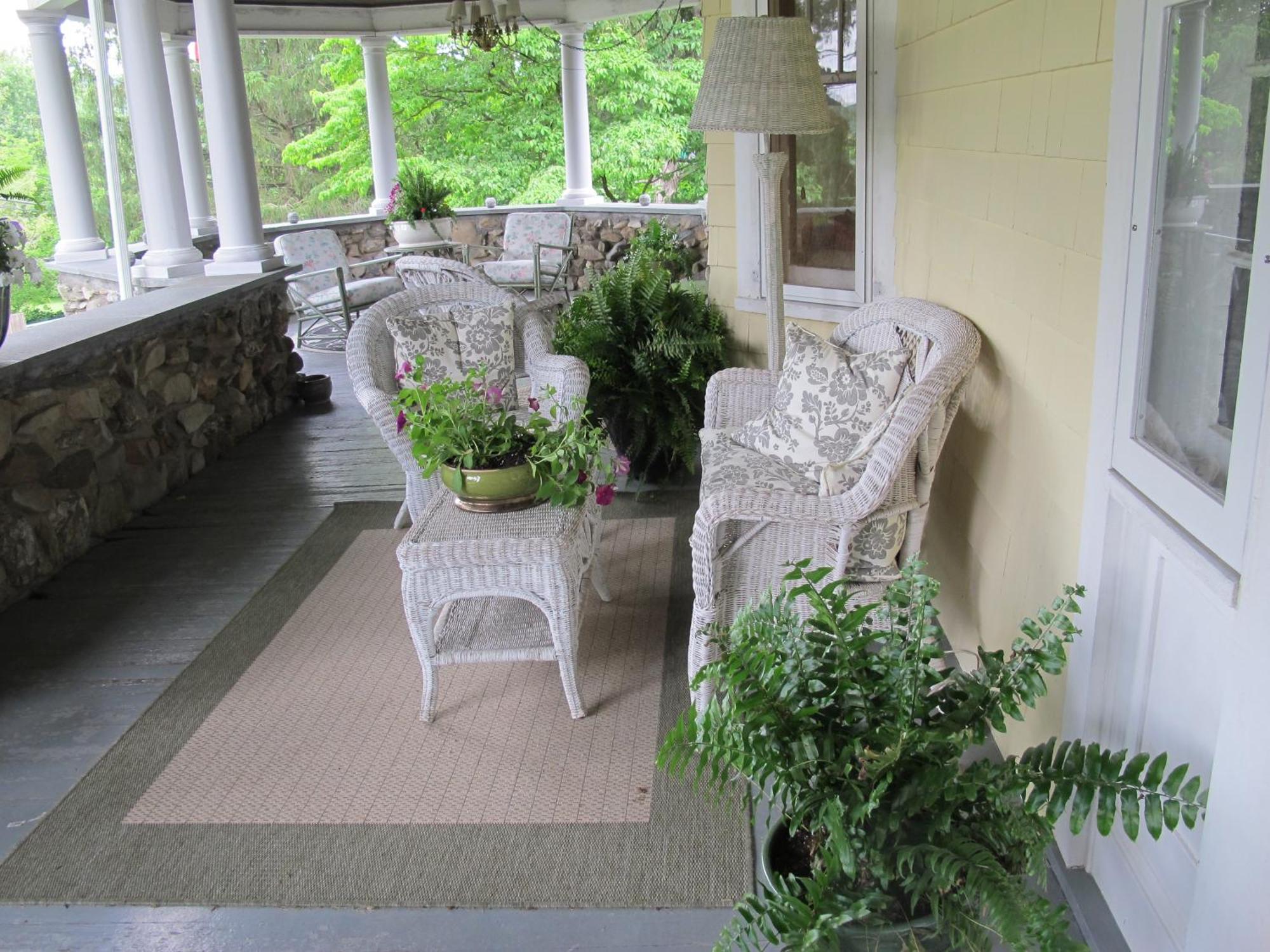 Hilltop House Bed & Breakfast Amenia Bagian luar foto