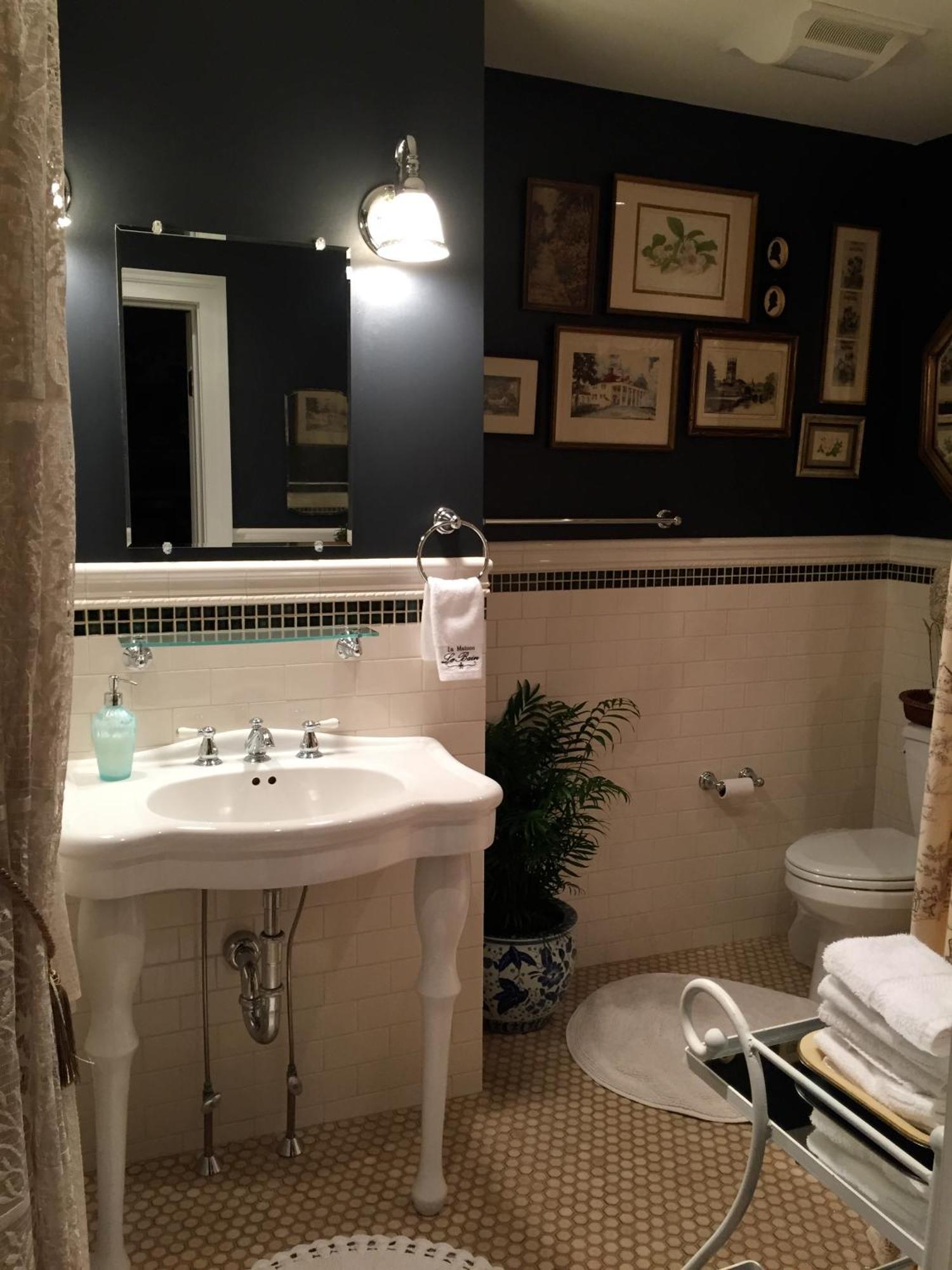 Hilltop House Bed & Breakfast Amenia Bagian luar foto