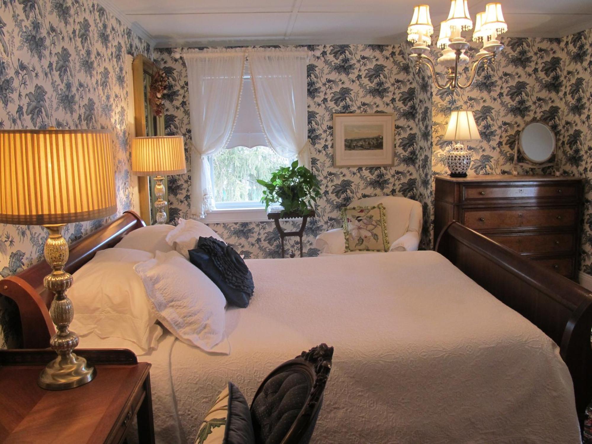 Hilltop House Bed & Breakfast Amenia Bagian luar foto