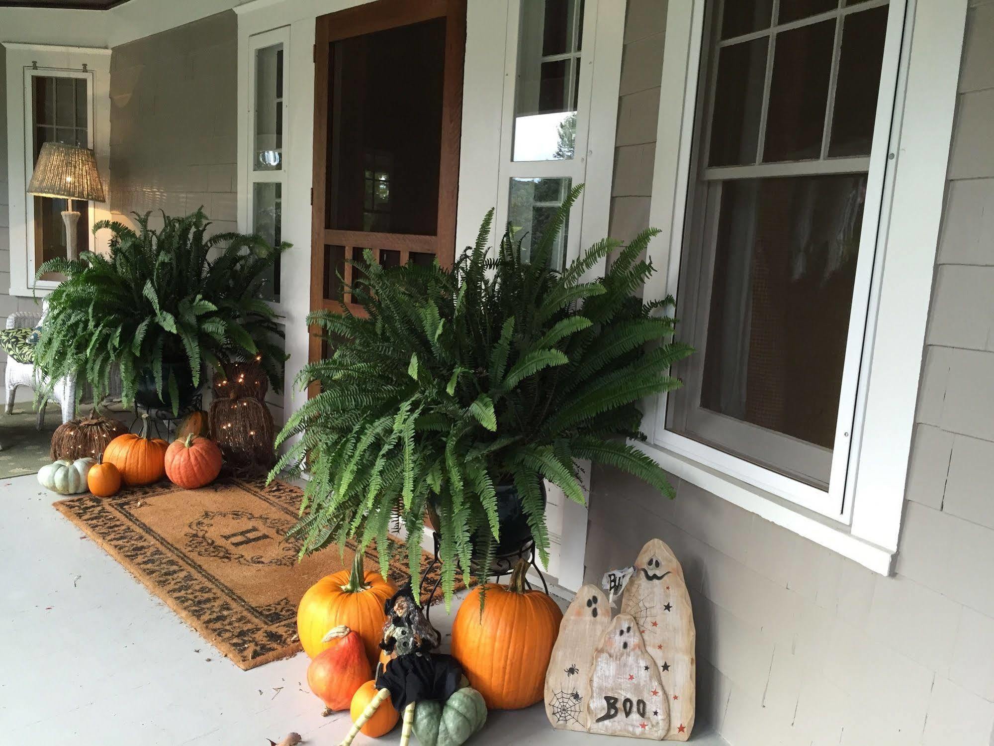 Hilltop House Bed & Breakfast Amenia Bagian luar foto
